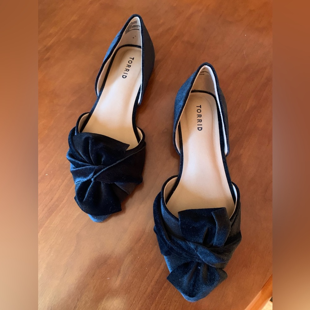 Torrid Size 11 Wide Velvety Black Flats